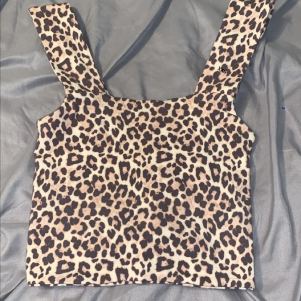 AMERICAN EAGLE cropped cheetah print top
